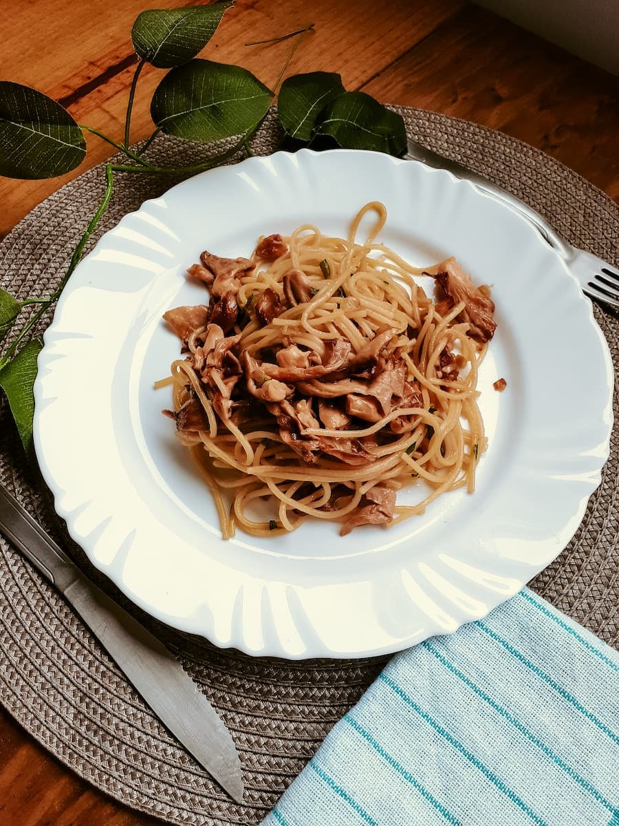 Macarrão com Hiratake Salmão